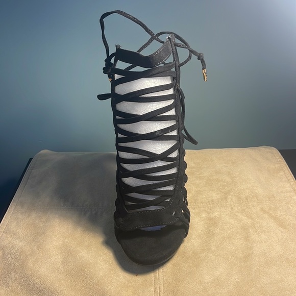 ShoeDazzle Kaleena Heel - Picture 5 of 11